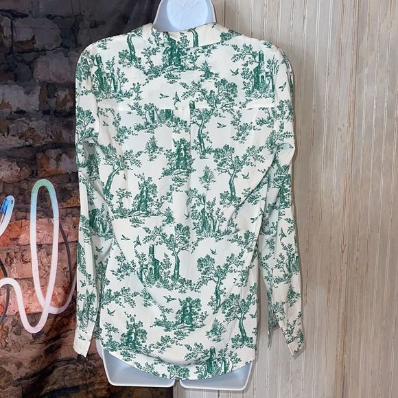 : green button up - Picture 8 of 12